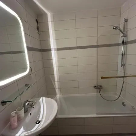 Lejlighed Ideal Central&spacious 2-roomapt